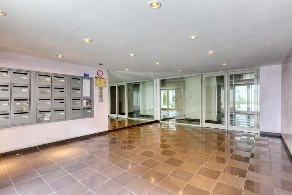 Premium Flat 6 People With Billard And Terrace Stade De France سان دوني المظهر الخارجي الصورة